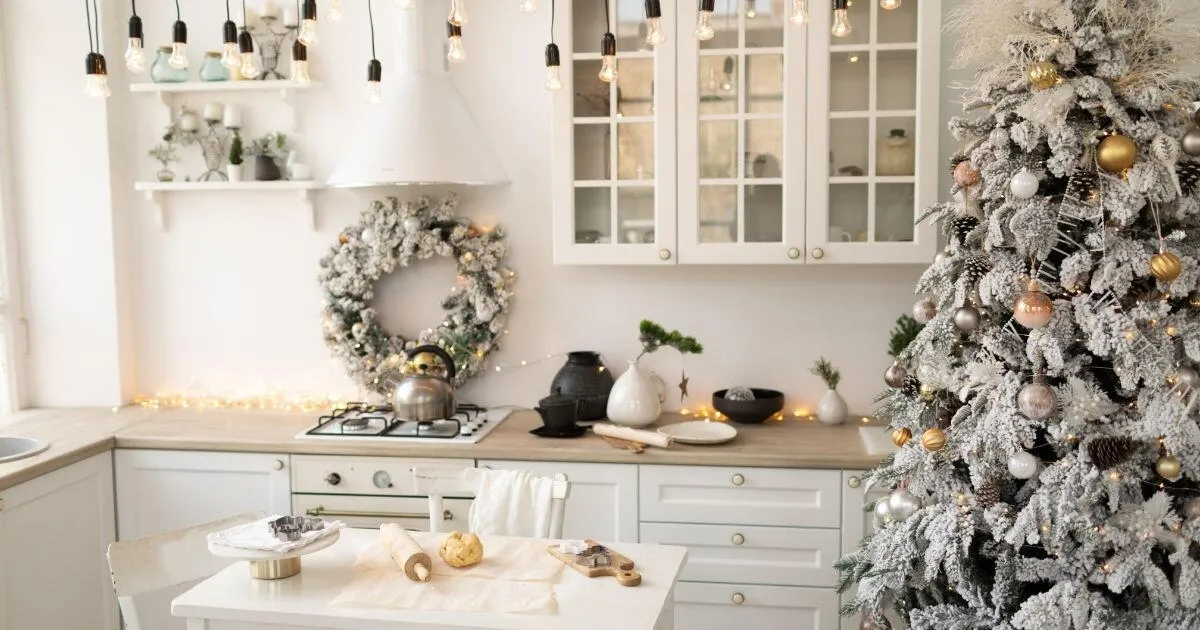 10 Simple Christmas Kitchen Décor Ideas