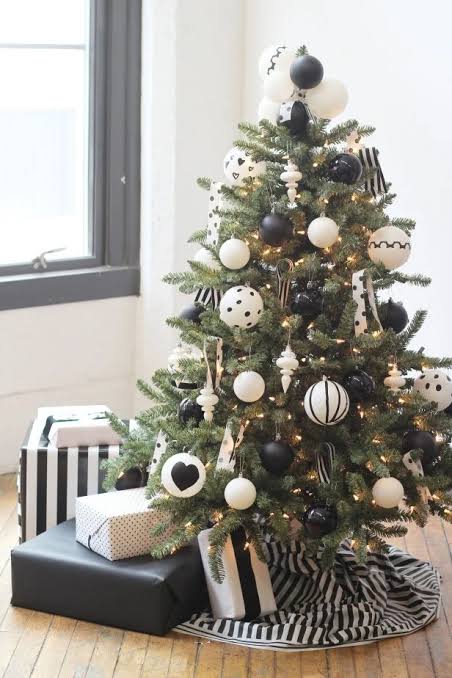 101 Best Christmas Tree Decorating Ideas for Beautiful Boughs | HGTV
