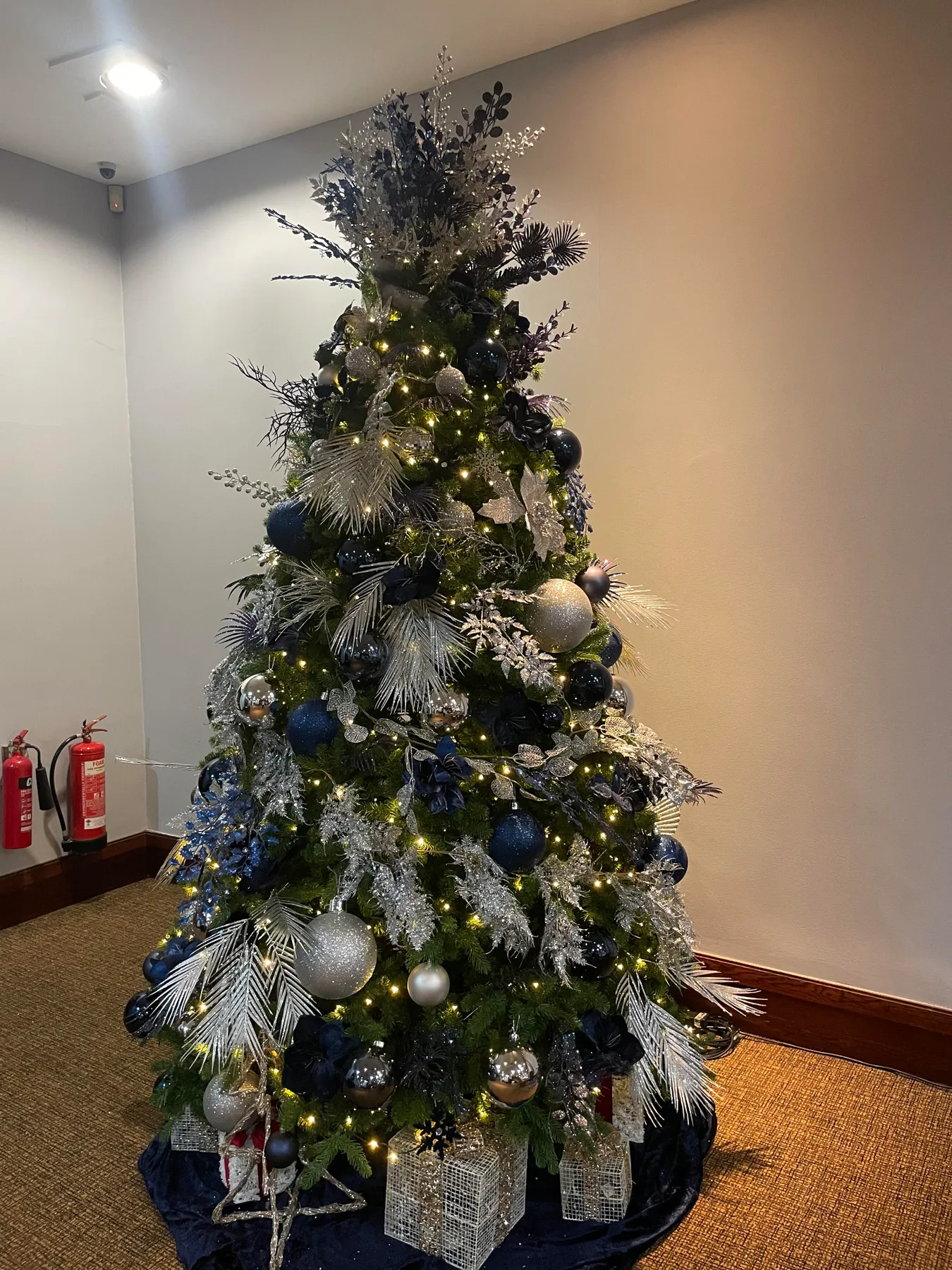 10ft Decorated Christmas Tree - Hire in Chorley | S.J. Enterprises Chorley  limited