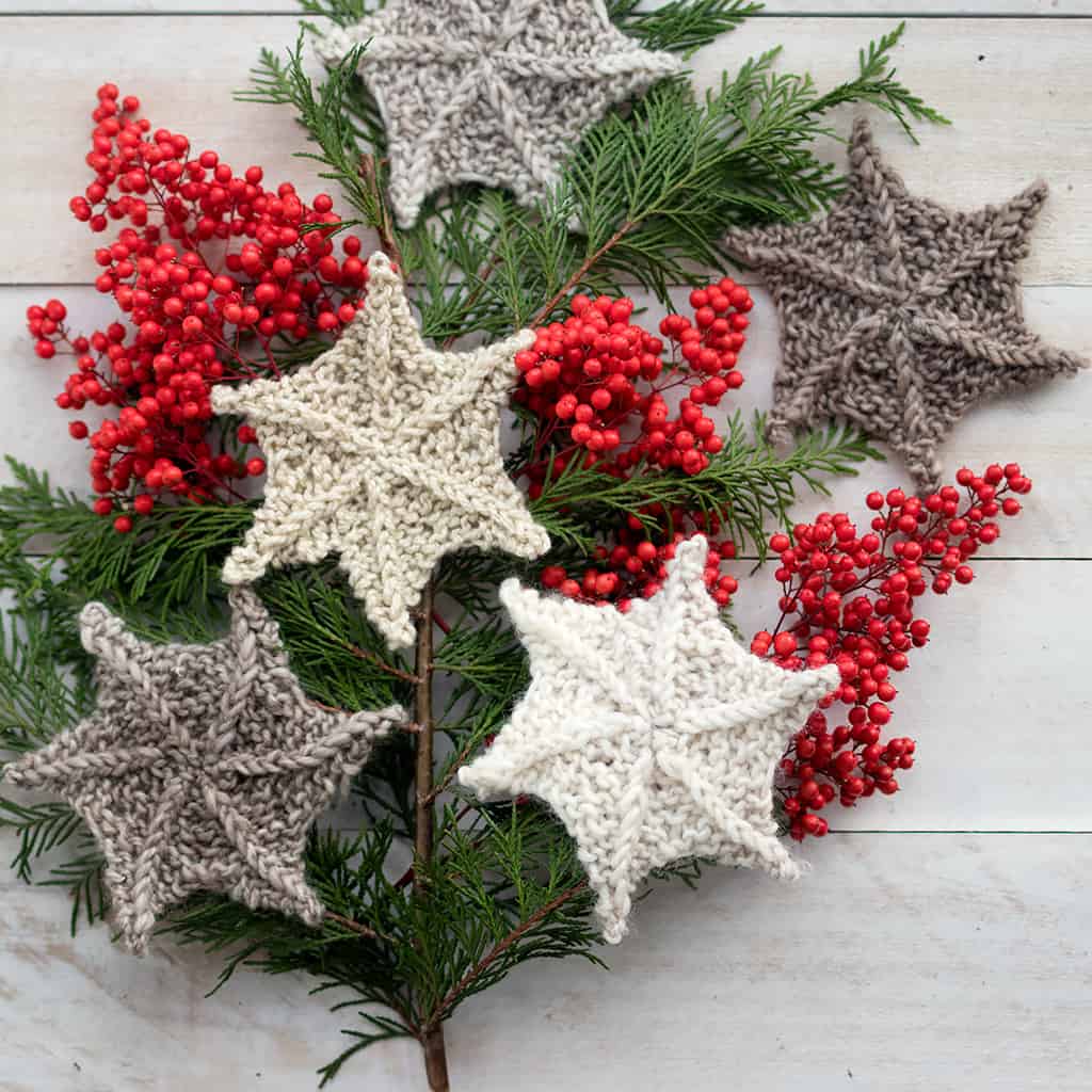 11 Easy Knit Christmas Decorations -