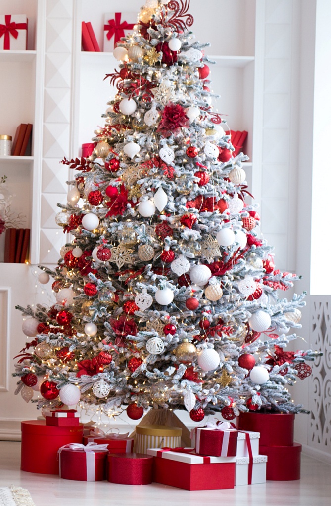12 of the Best Christmas Tree Decorating Ideas for You