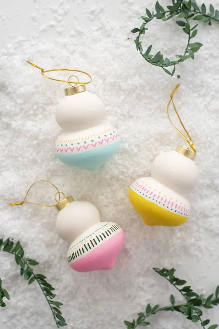 15 DIY Mid-Century Modern Christmas Tree Ornaments | Apartment Therapy