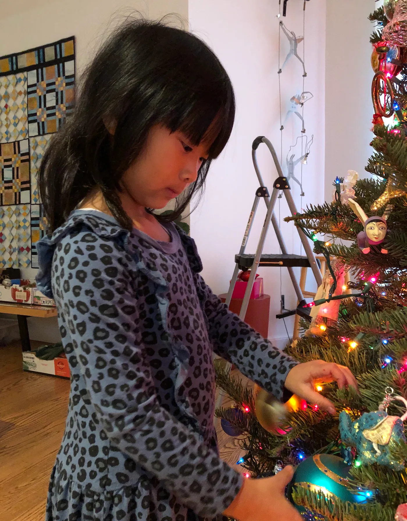 15 Top Christmas Tree Decorating Tips to Try