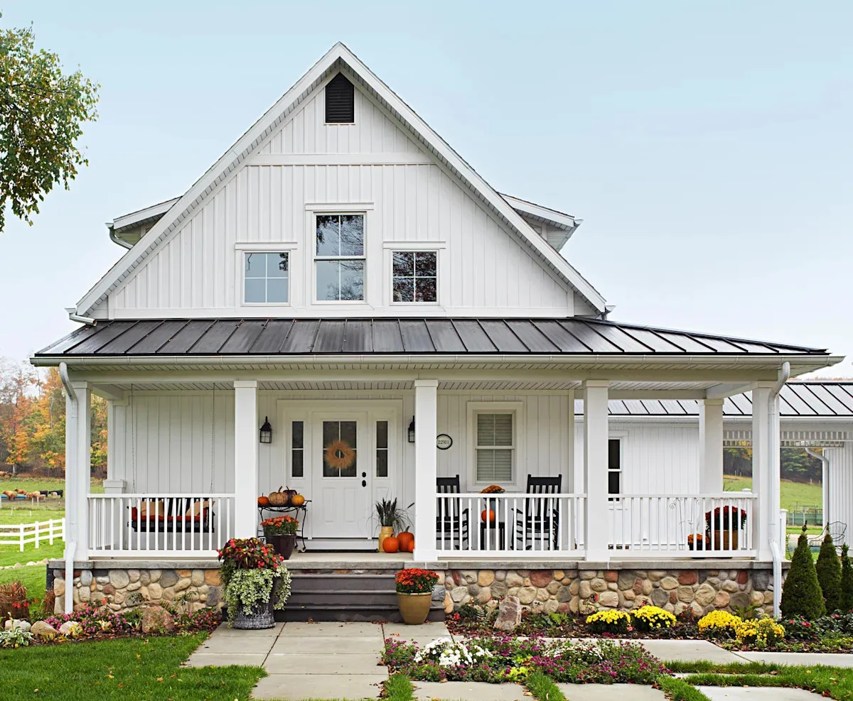 16 Cozy Wraparound Porch Ideas for Homes of Every Style