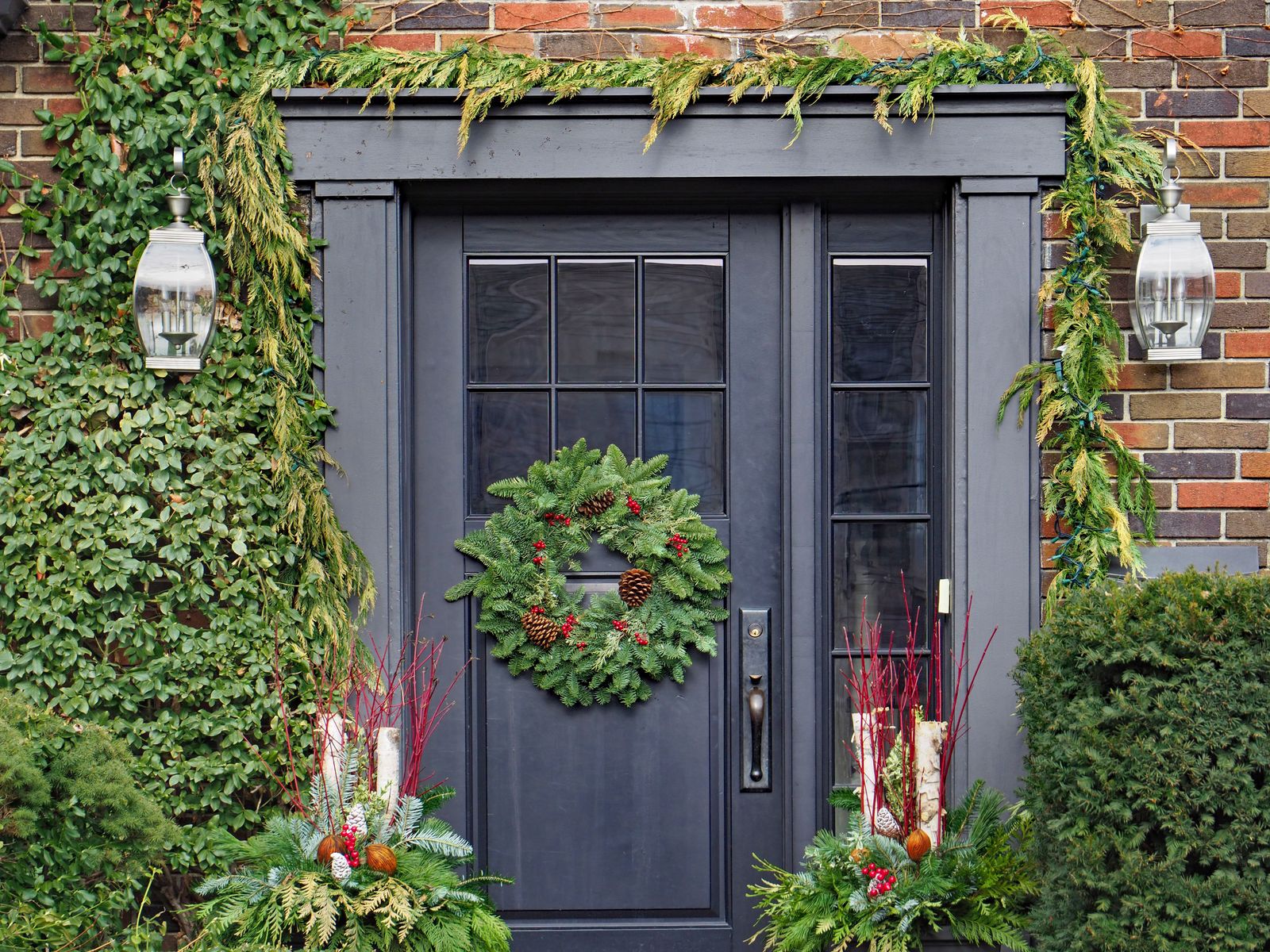 16 Stylish Front Door Decor Ideas for Every Season | Architectural Digest |  Architectural Digest
