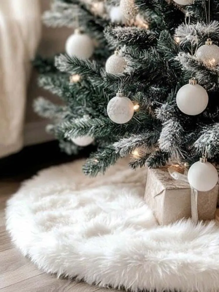 1pc Fluffy Christmas Tree Skirt, White Plush Skirt, Christmas Party, New  Year Christmas Tree Decoration, (Style May Vary), Holiday Essential,  Autumn, Thanksgiving, Christmas, Carnival | SHEIN USA