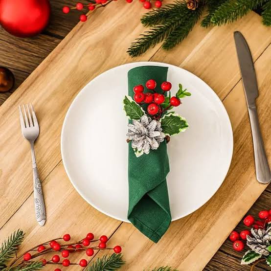 20 Best Amazon Christmas Decorations Under $25 | HGTV