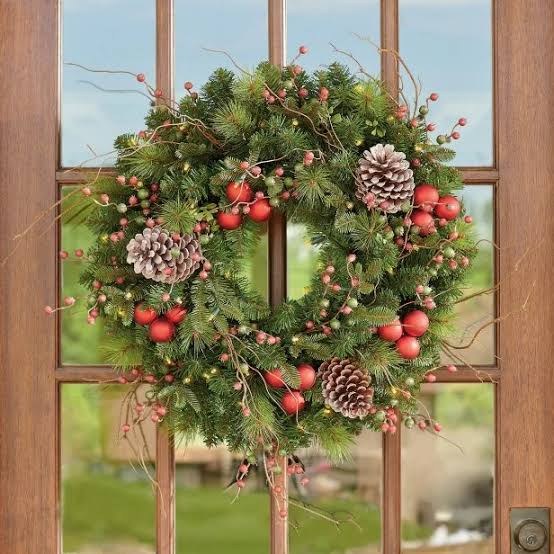 20 Best Christmas Wreaths for Front Doors in 2025 | HGTV