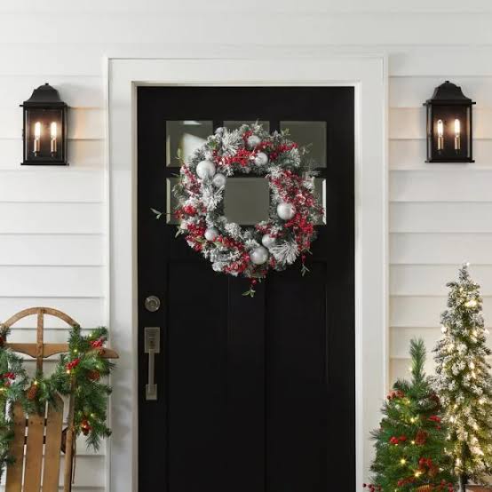 20 Best Christmas Wreaths for Front Doors in 2025 | HGTV