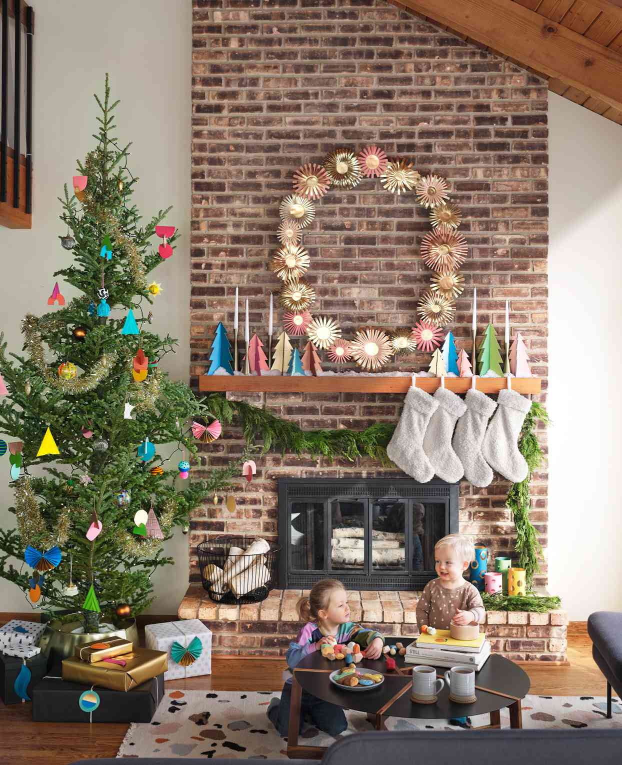20 Festive Christmas Living Rooms