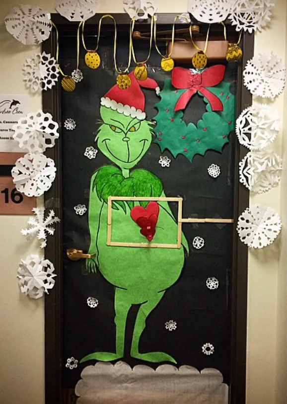 20 January Classroom Door Ideas | Creative Classroom Winter Door Decorations - Christmas Decorations