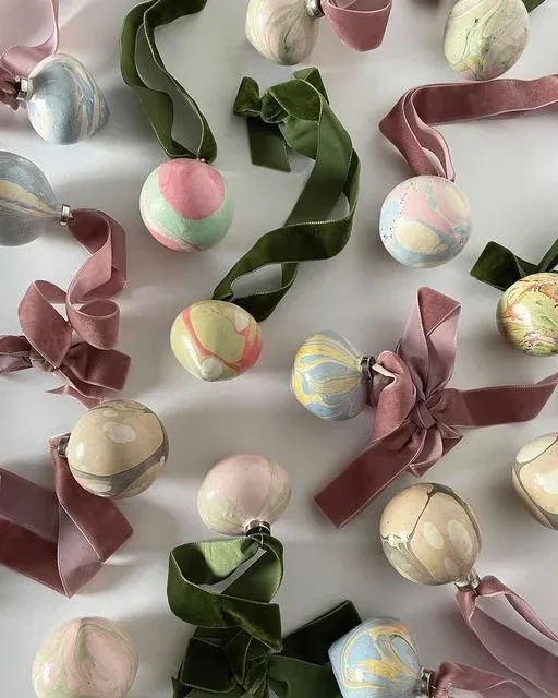 20 Of The Best Christmas Tree Bauble Decorations For 2022 — MELANIE LISSACK  INTERIORS