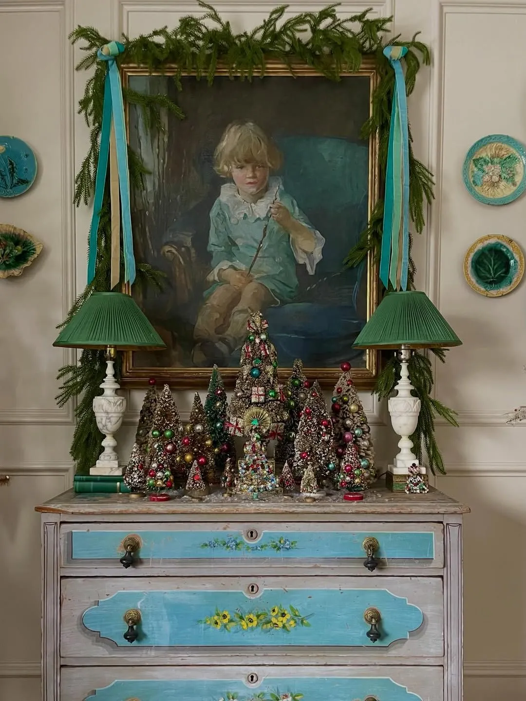 20 Vintage Christmas Decor Ideas That Make Your Tree Look Like a Collected Heirloom, Not a Store Display