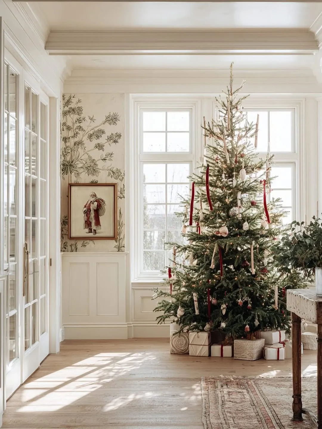 20 Vintage Christmas Decor Ideas That Make Your Tree Look Like a Collected  Heirloom, Not a Store Display