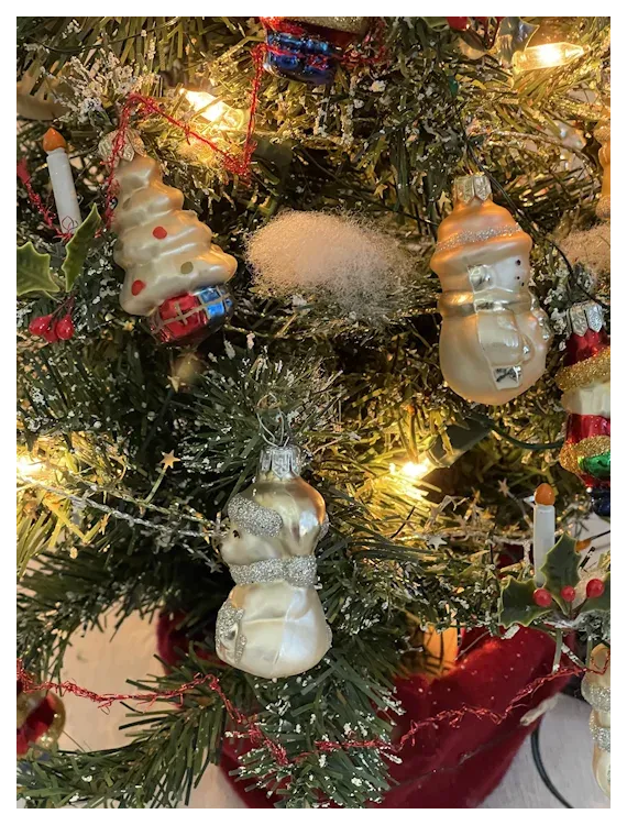 20” Vintage Japanese 1950 Christmas tree with Miniature European . For Sale  at Ruby Lane