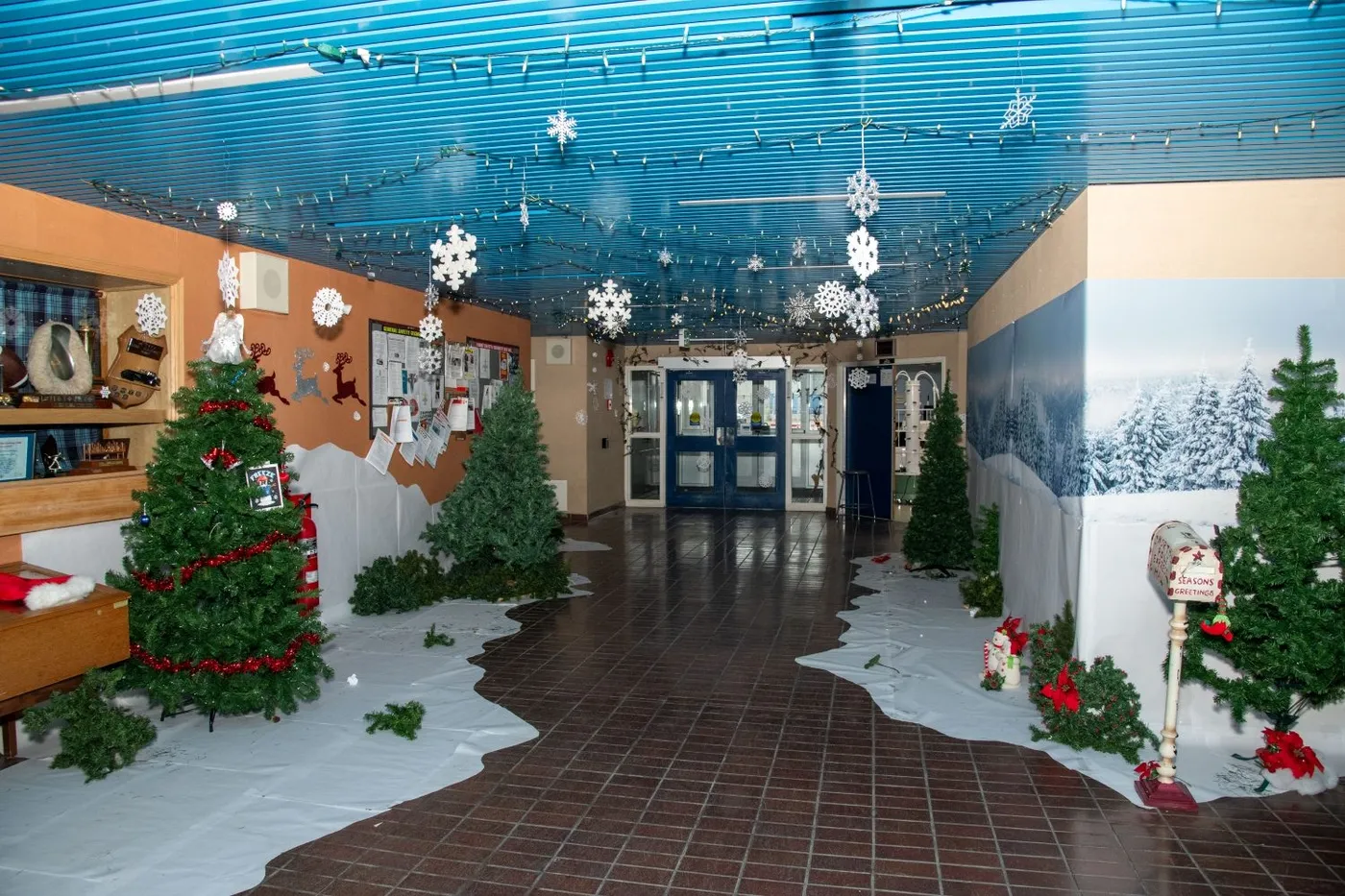 2023 Courier News Christmas Office Decorating Challenge: The Finalists - The Courier News