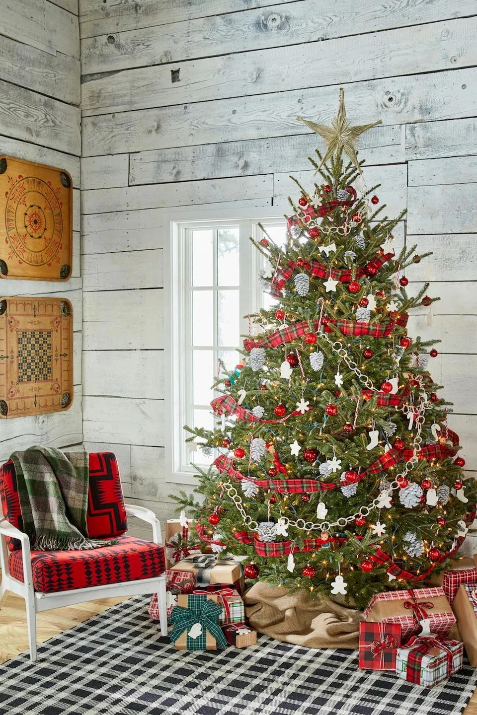 23 Best Christmas Tree Ribbon Decorating Ideas to Twirl Up Your Tree