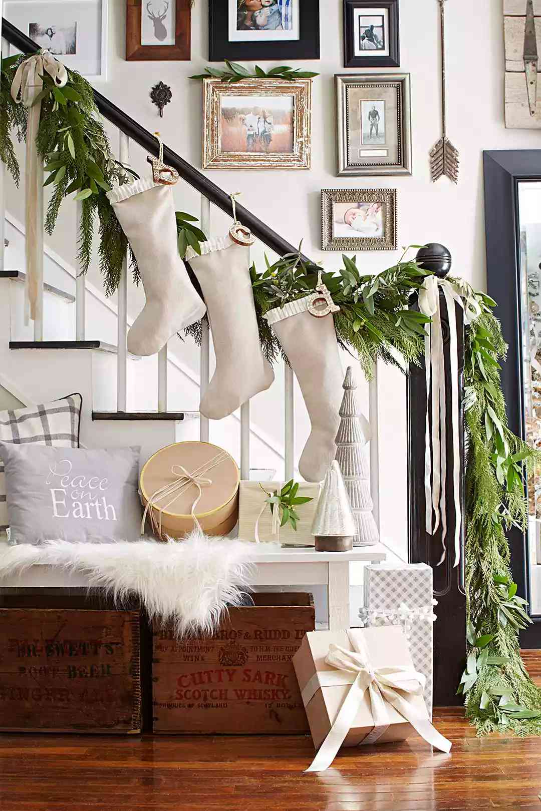 23 Merry and Bright Christmas Staircase Decorations