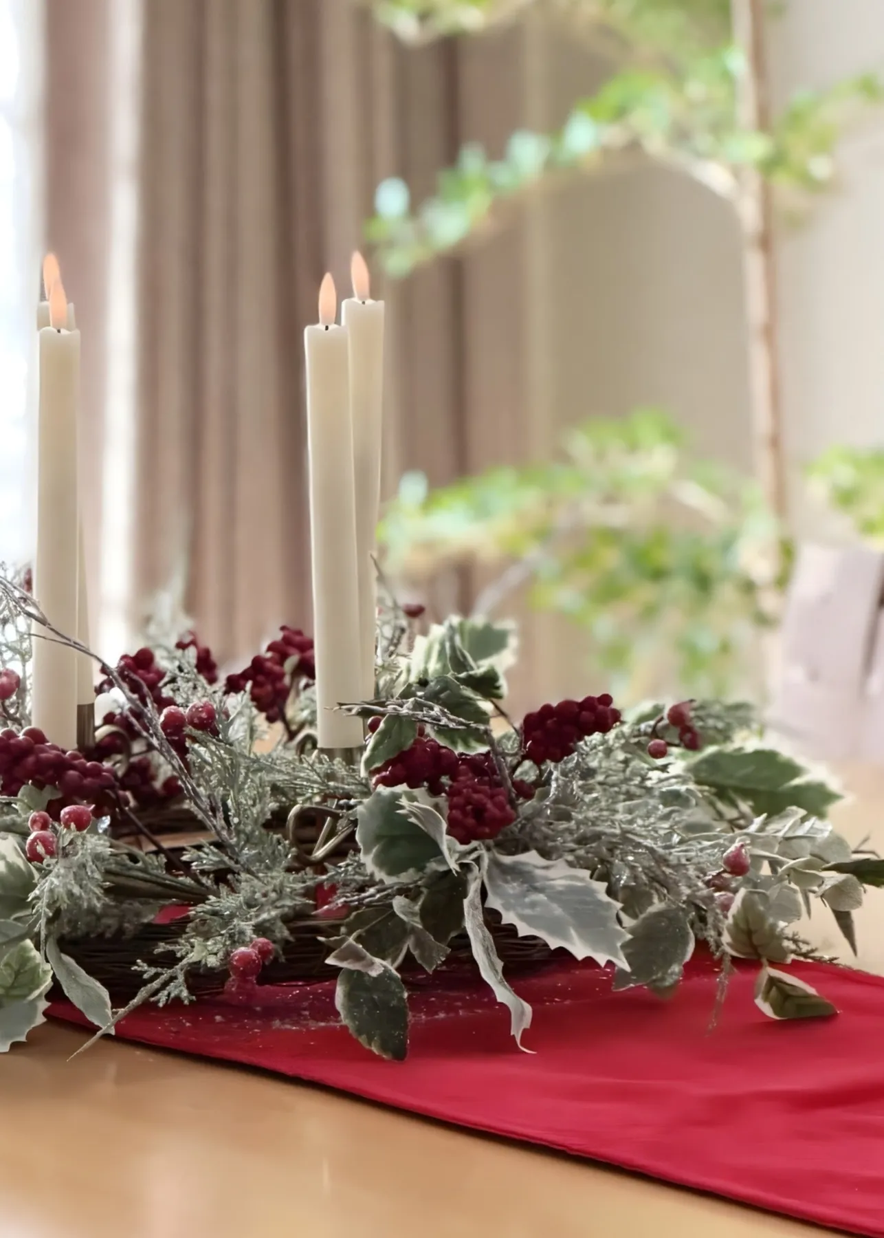 24' Winter Frosted W/Berry And Holly Wreath