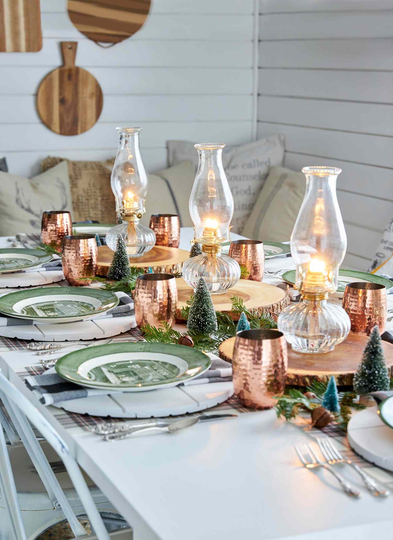 25 Easy Fall and Christmas Decorations for a Season-Long Festive Feel