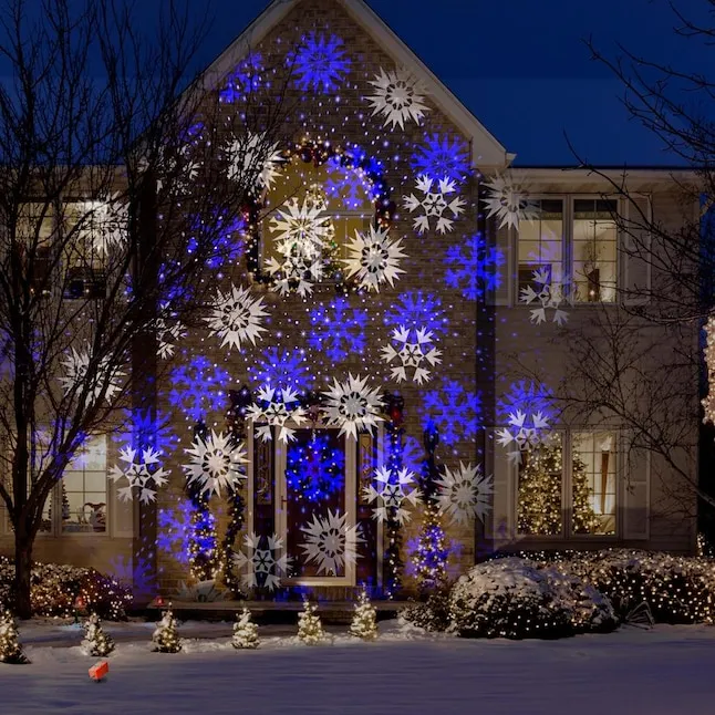 3 Fantastic Outdoor Christmas Light Trends to Try - Birddog light show christmas outdoor decorr