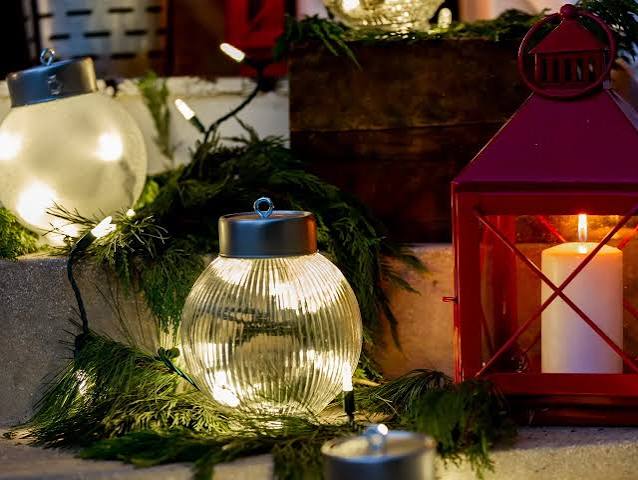 3 Ways to DIY Oversized Christmas Porch Decor for Cheap | HGTV