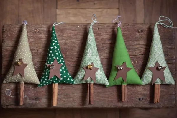 30 Handmade Christmas Decorations with Cinnamon Sticks Adding Seasonal Aroma to Green Holiday Decor