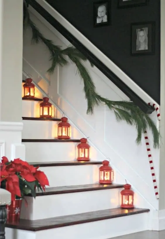 33 Ideas- Decorating Christmas Stairs