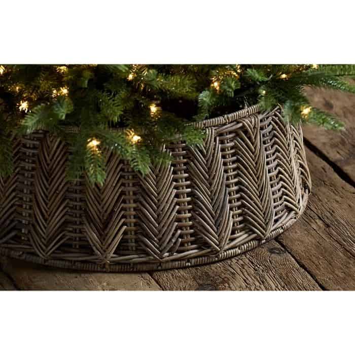 4 Stylish Christmas Tree Skirt Alternatives - Stefana Silber