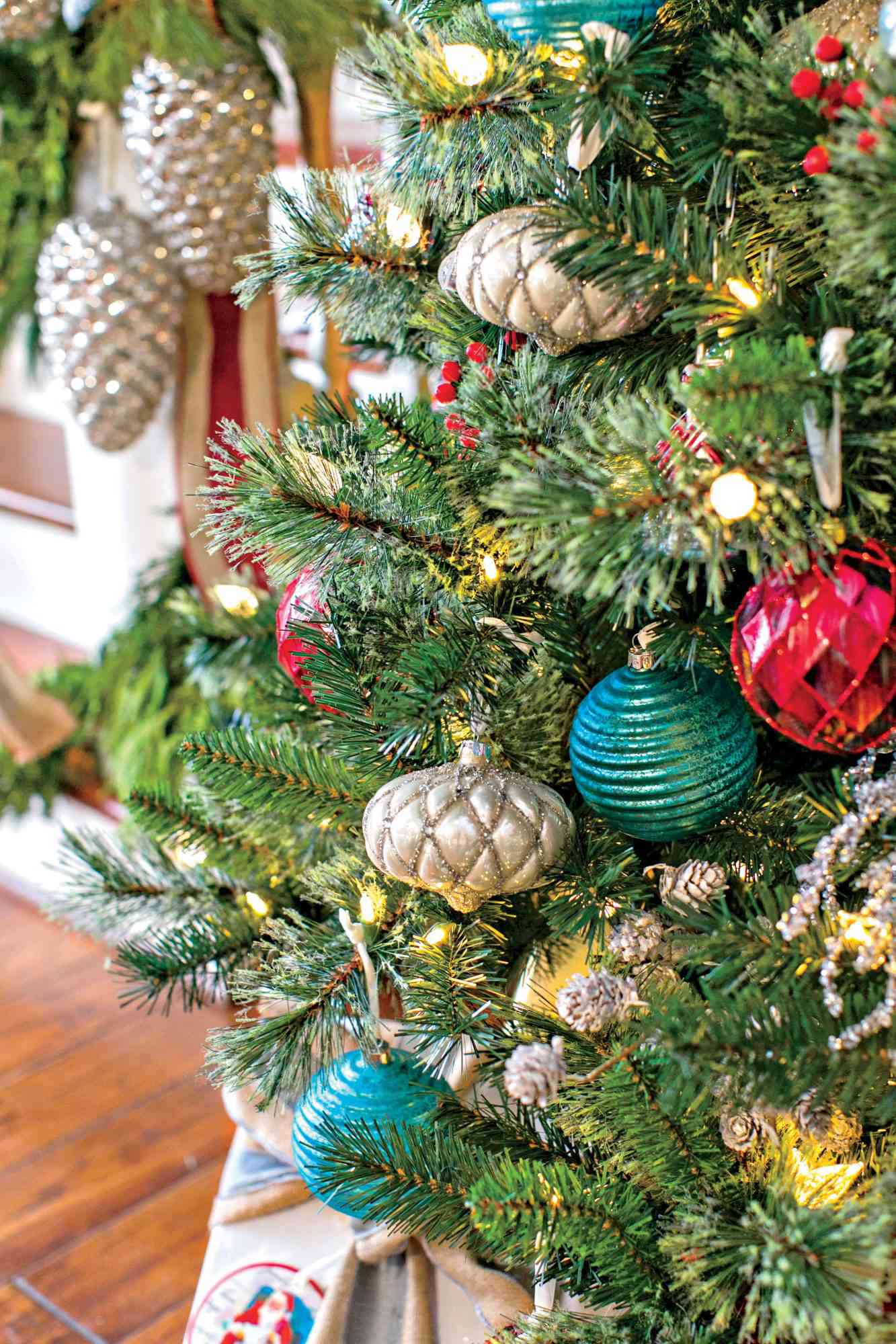 40 Decorative Christmas Tree Ideas For Every Style
