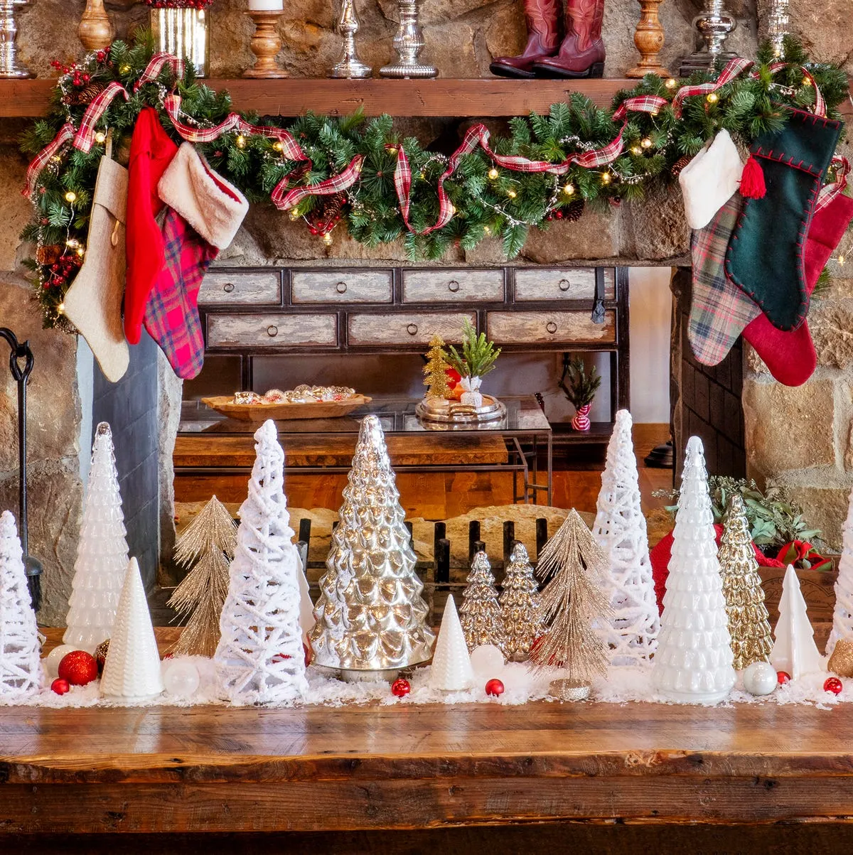 45 Best DIY Christmas Centerpieces for Your Table Christmas Centerpiece