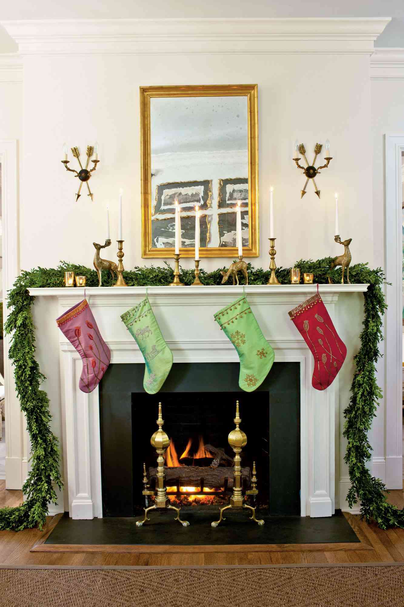 48 Best Living Room Christmas Decorating Ideas