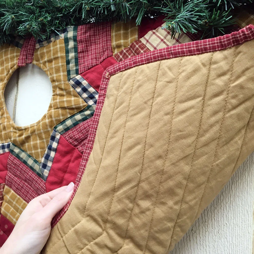 48' Primitive Quilted Homespun Plaid Christmas Tree Skirt by Marilee Home -  Jubilee Fabric
