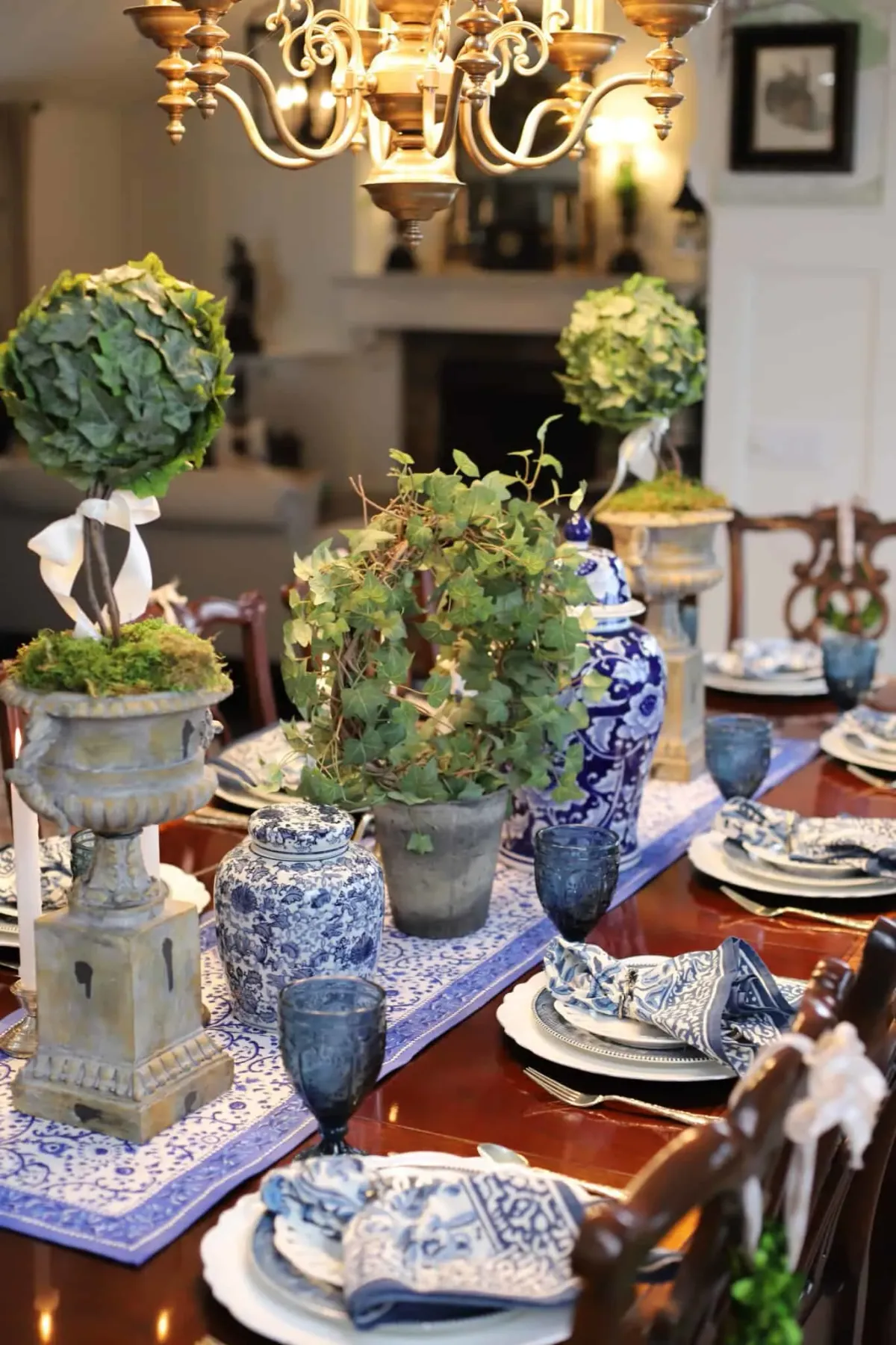 5 Blue and White Tablescape Ideas - The Stripe