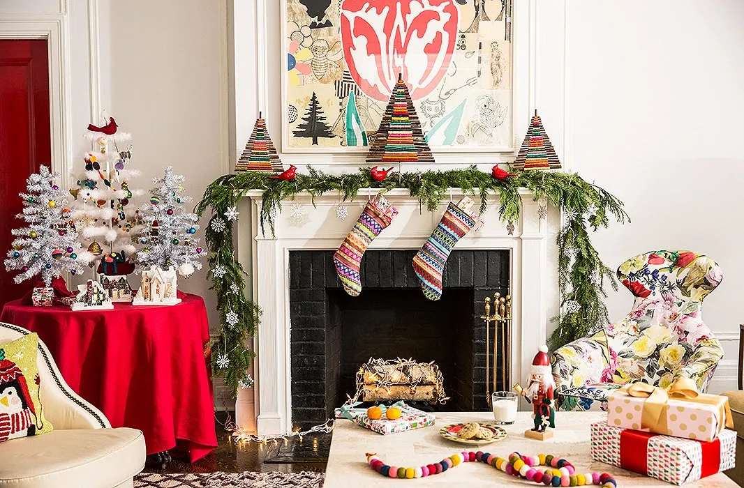 5 Festive Holiday Mantel Decorating Ideas