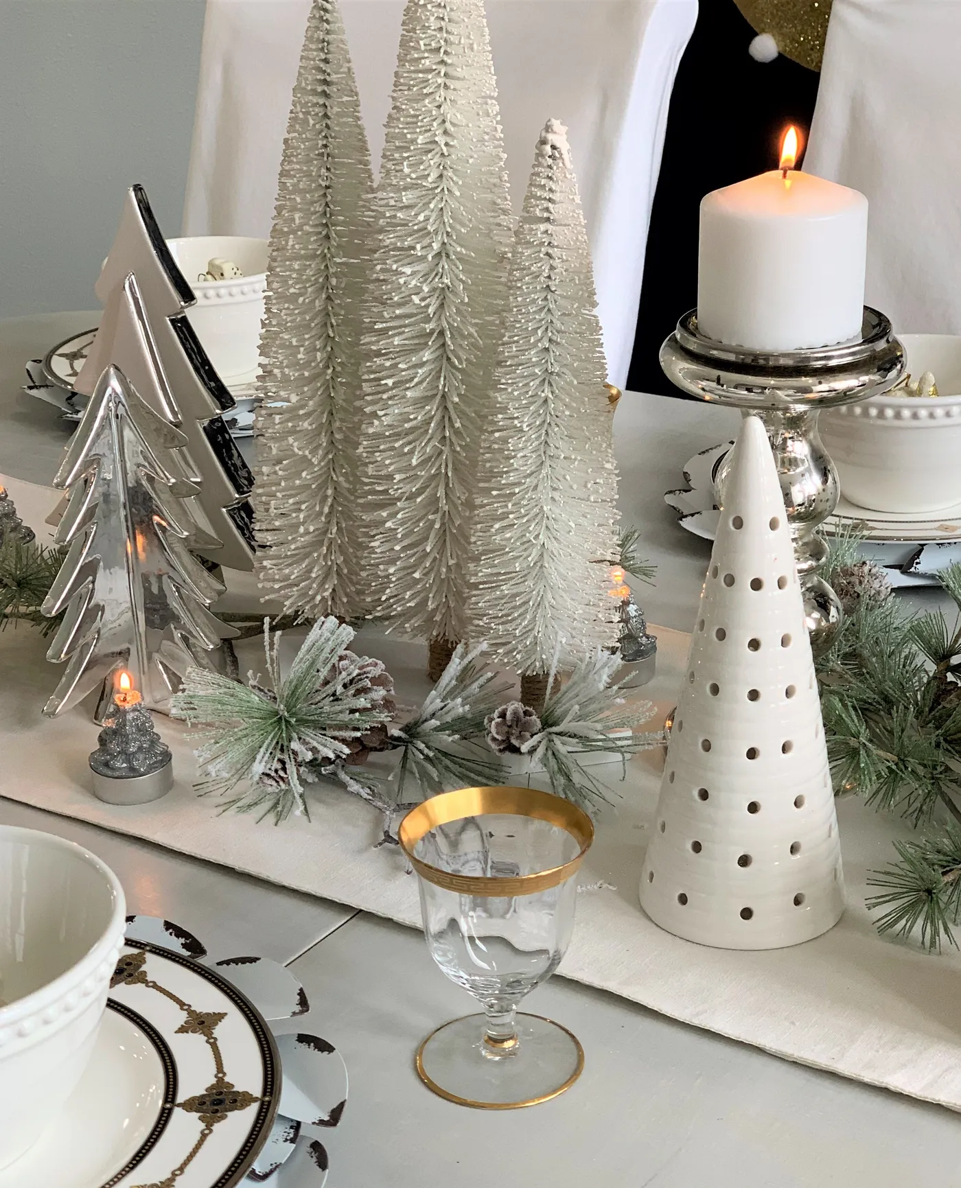 5 Tips: Christmas Tree Snow Village Table Setting - thetarnishedjewelblog