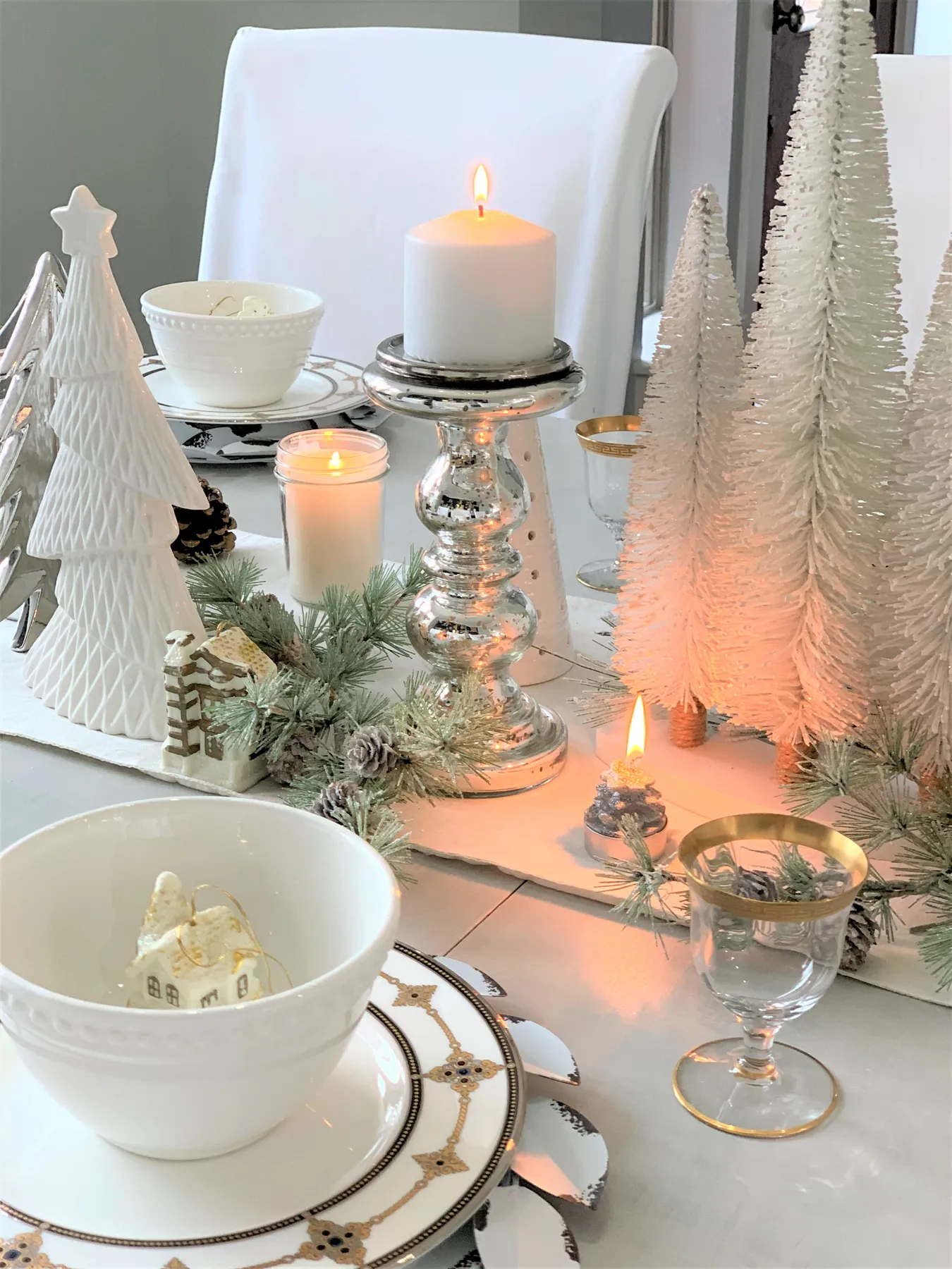 5 Tips: Christmas Tree Snow Village Table Setting - thetarnishedjewelblog