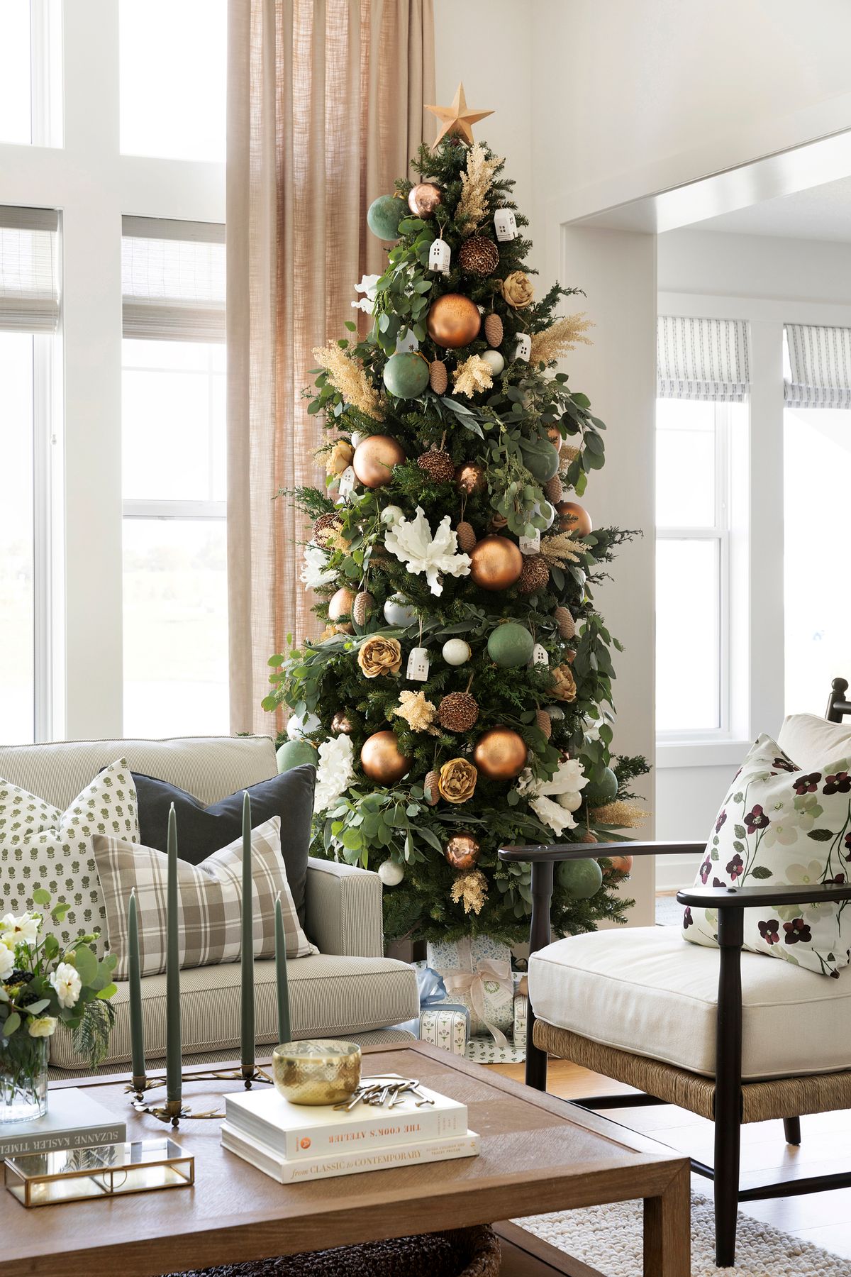 5 Tips for Decorating Your Christmas Tree | Bria Hammel Interiors