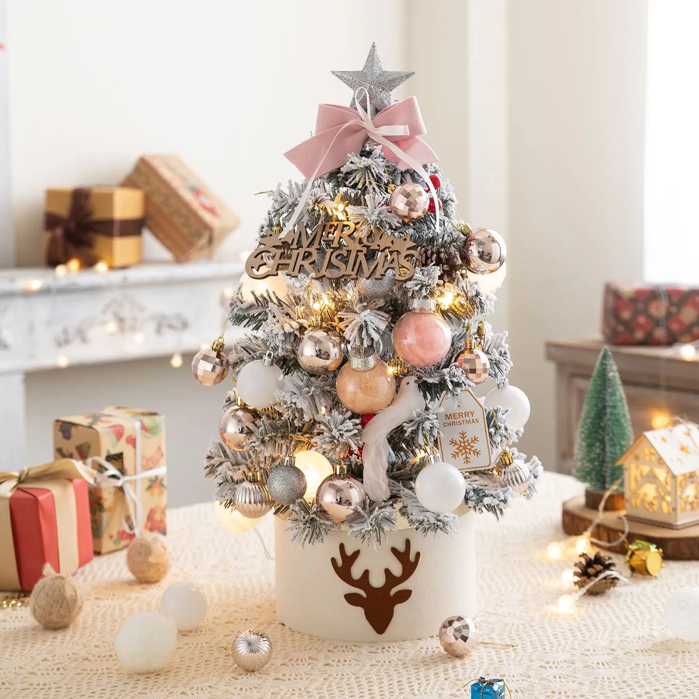 50% off Clearance Mini Christmas Tree Decorations 17.72/23.62 Inch Lighted  Small Desktop Christmas Tree With 20 LED Cones And Christmas Ball  Decorations - Walmart.ca