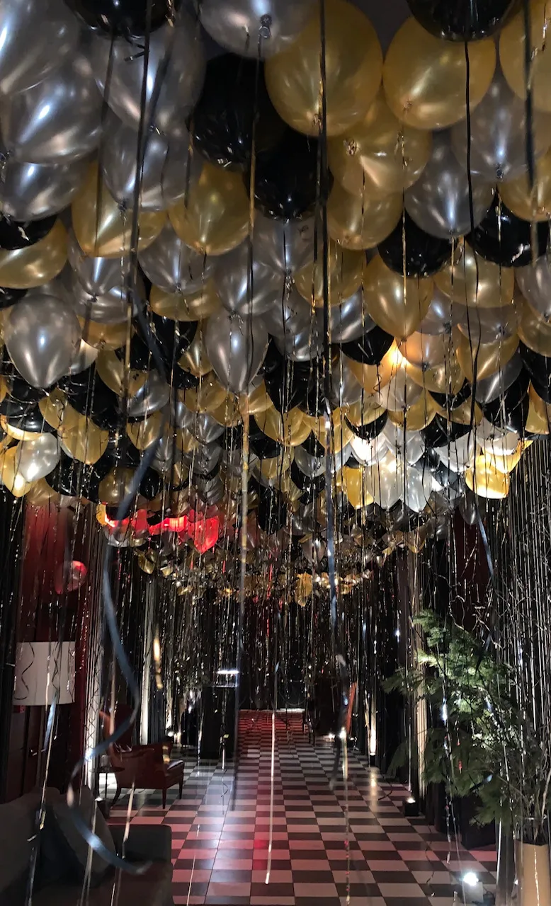 500(Five Hundred) New Year's Eve Free Floating Solid Gold/Silver/Black 11' Latex Balloons