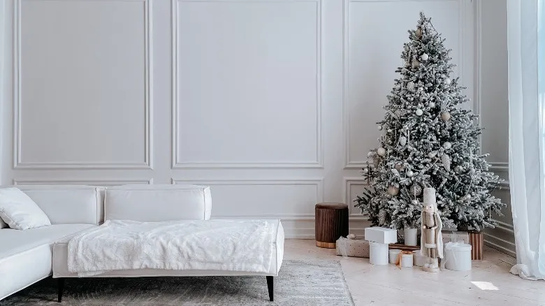 55 Fun Holiday Decor Ideas With Non-Traditional Color Schemes