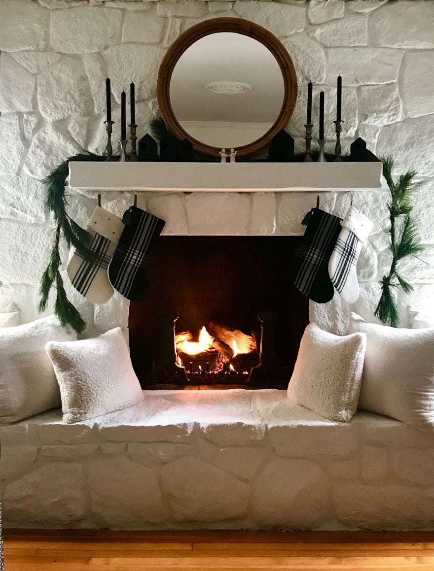 56 Christmas Mantel Decor Ideas for a Festive Home