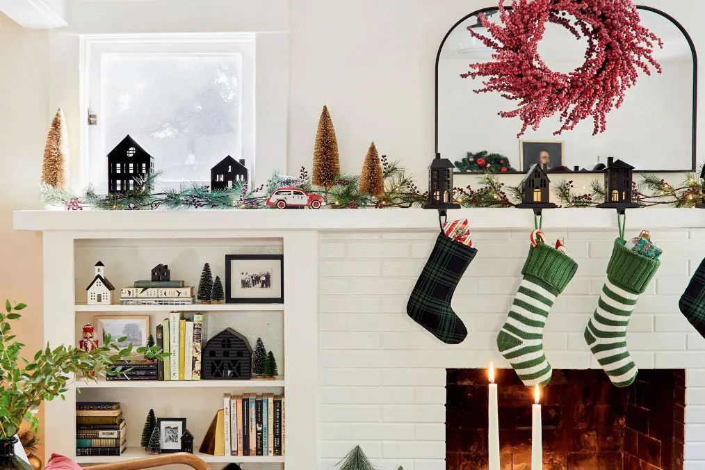 6 Expert Decorating Tips for a Standout Holiday Mantel