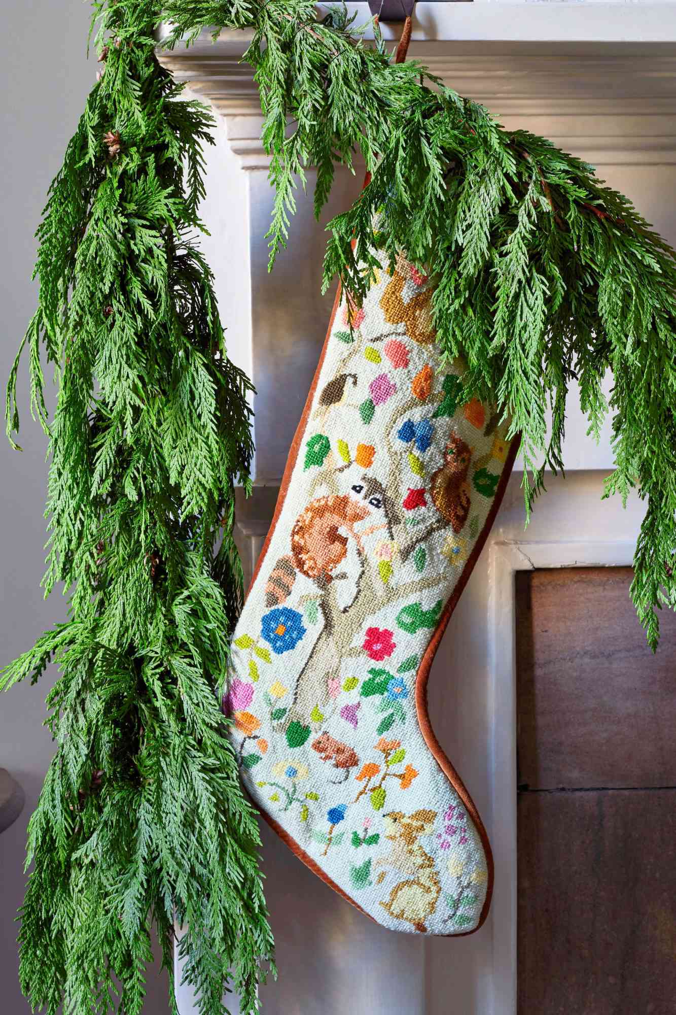 6 Sentimental Christmas Decorations We Will Always Love