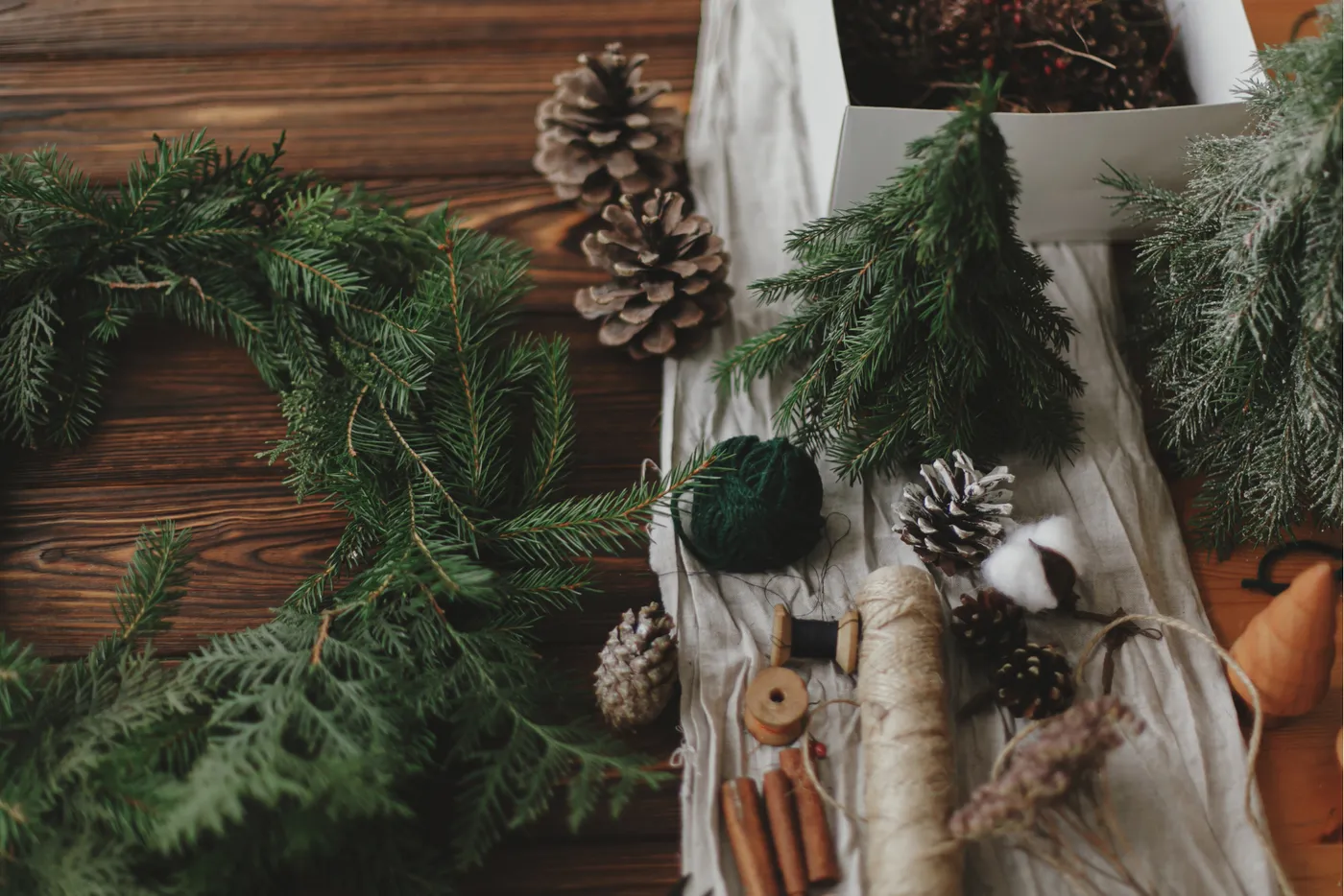 7 Natural Decor Pieces For A Low-Waste Winter