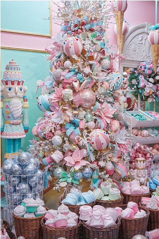 8 Reasons to Visit the Largest Christmas Store in Texas - Decorator's  Warehouse