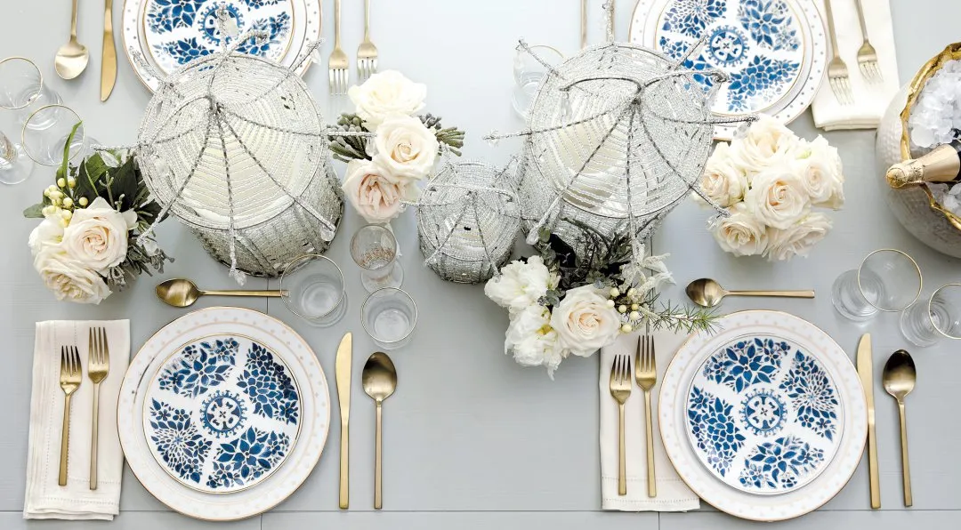 A Blue & White Table Setting for Any Occasion - How to Decorate