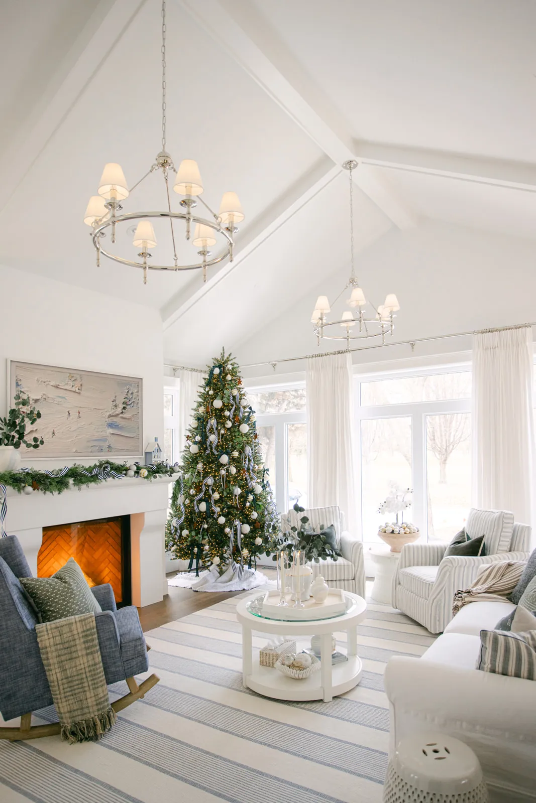 A Classic Coastal Christmas Living Room Tour - The Leslie Style