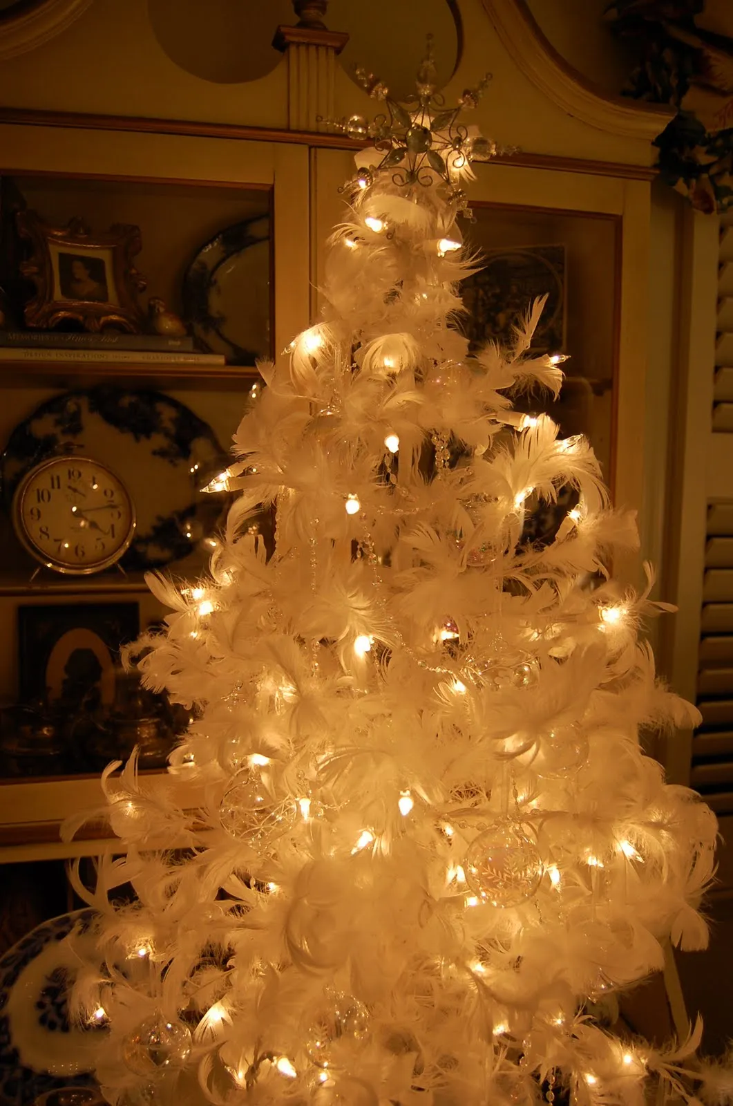 A Feather Christmas Tree in the Guest Room – Between Naps on the Porch