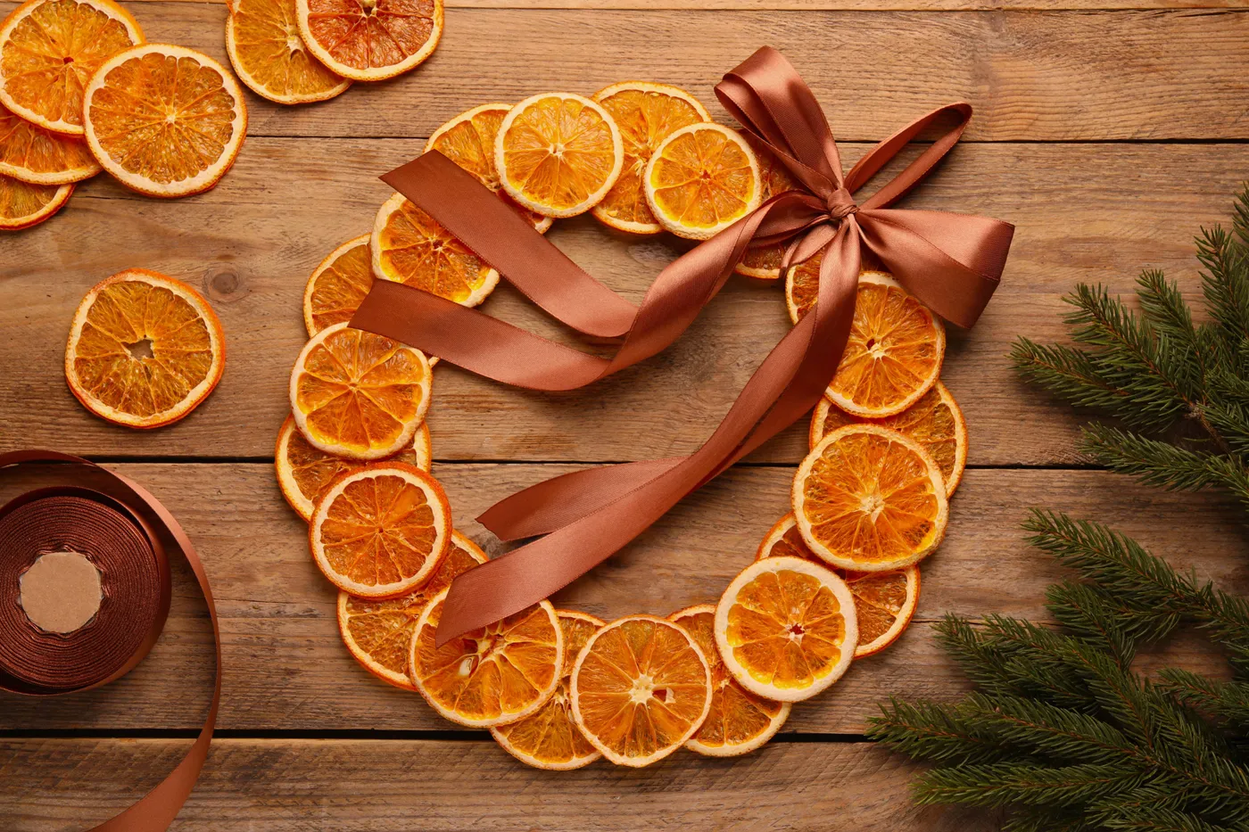A Few Dried Orange Slices Make the Prettiest Holiday Wreath - AOL